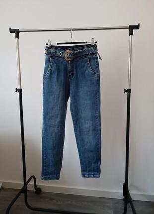 Детские джинсовые брюки с поясом1 фото
