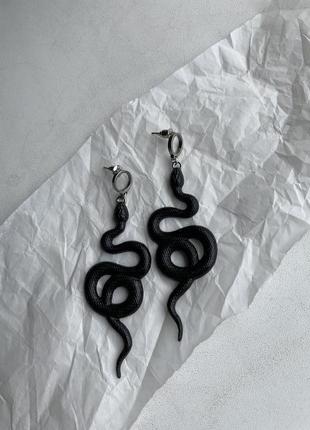 Черные змеи серьги3 фото