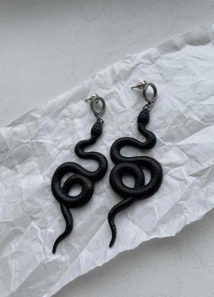 Черные змеи серьги2 фото