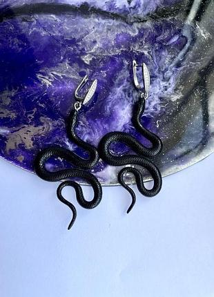 Сережки чорні змії