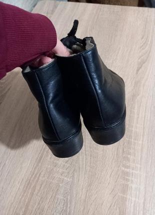 Кожаные ботинки на меху3 фото