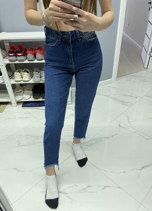 Женские джинсы1 фото