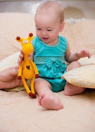 В'язана іграшка "жираф мрійливий незвичайний"6 фото