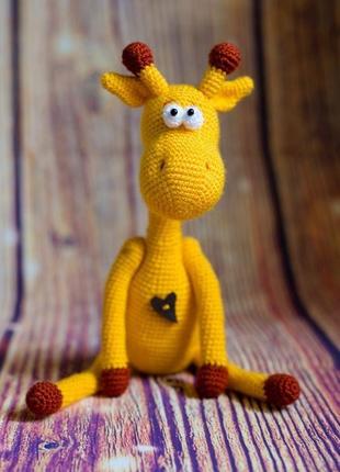В'язана іграшка "жираф мрійливий незвичайний"3 фото