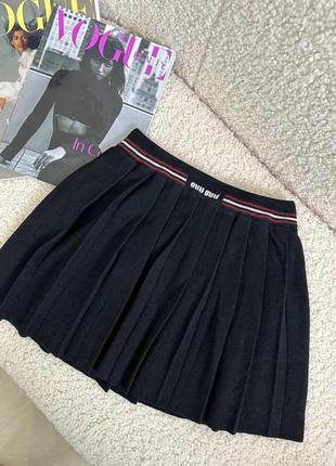 Юбка мини плиссе черная в стиле miumiu