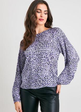 Модная атласная блузка с рукавами гофре р.201 фото