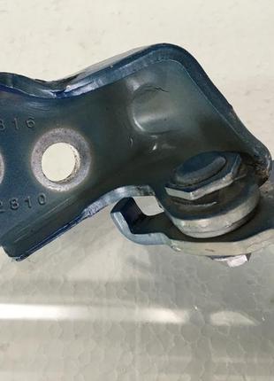 Петля передней двери нижняя правая ford explorer 11-19 bb5z-7822810-b