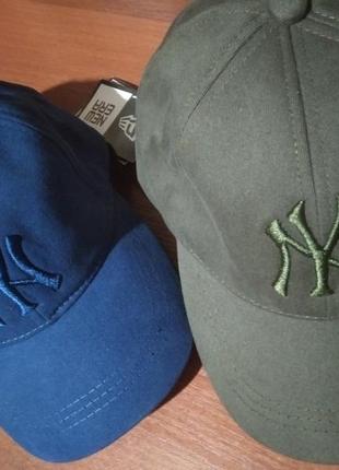 Бейсболки кепки котонові з вишитим лого