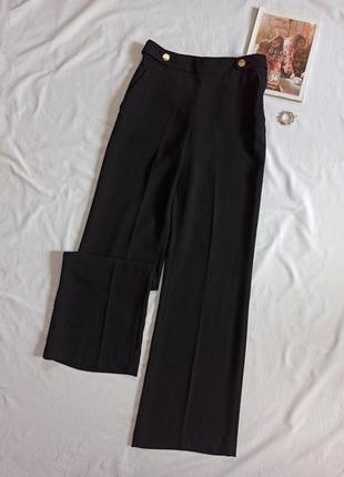 Черные фактурные брюки палаццо со стрелками/высокая посадка/широкие/трубы1 фото