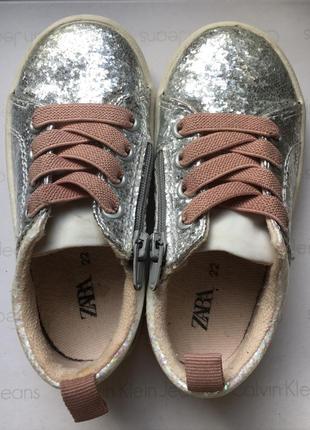 Zara блестящие кроссовки р22 на стопу 13.55 фото