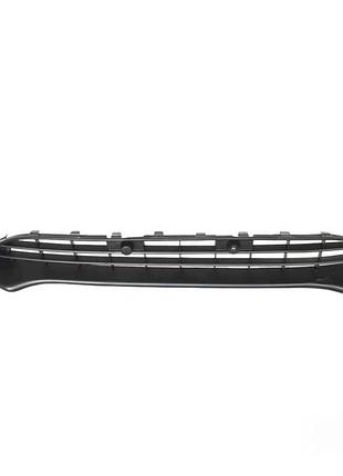 Решітка ford focus mk3 2015-2018 у бампер нижня класика  f1ez17626a, 1873305