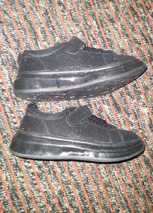 Кроссовки красивые для девочки