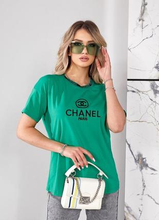 Женская зеленая футболка с коротким рукавом и вышитым логотипом шаннель chanel paris3 фото