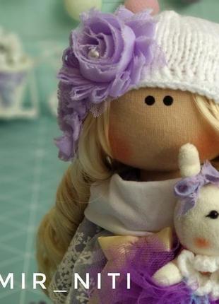 Куколка в сиреневом платье с кроликом2 фото