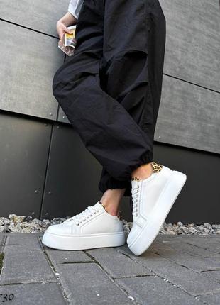 Білі базові жіночі кеди кросівки на високій підошві потовщеній з леопардовою п'ятою з...