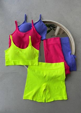 Удобный костюм для фитнеса 💕 женский костюм для спорта двойка 💕 топ и шорты 💕 лиловый костюм для фитнеса1 фото