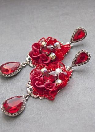 Сережки червоні в стилі борокко з мереживом, квітами, кристалами6 фото