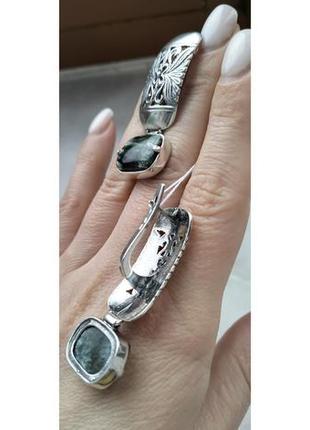 Серебряные серьги-подвески с серафинитом5 фото