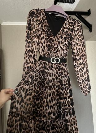 Шикарное платье миди леопард1 фото