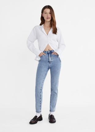 Голубые женские джинсы mom slim от stradivarius1 фото