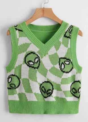 Укороченная жилетка , свитер с инопланетянином1 фото
