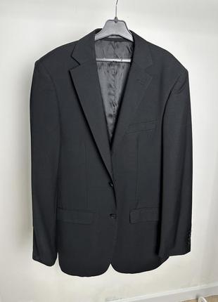 Черный классический мужской пиджак