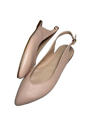 Шкіряні жіночі балетки з відкритою п'яткою ніжно-рожевого кольору 🌸