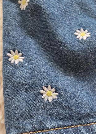 Спідниця джинсова з вишитими квітами4 фото