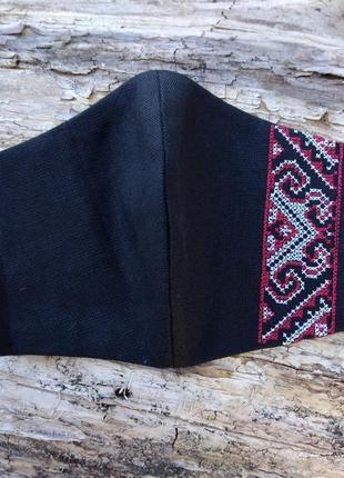 Маска двошарова текстильна з вышиты українським орнаментом.1 фото
