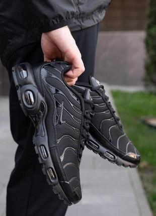 Мужские кроссовки найк аир макс плюс чёрные / nike air max plus tn black9 фото