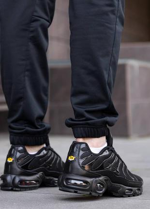 Мужские кроссовки найк аир макс плюс чёрные / nike air max plus tn black3 фото