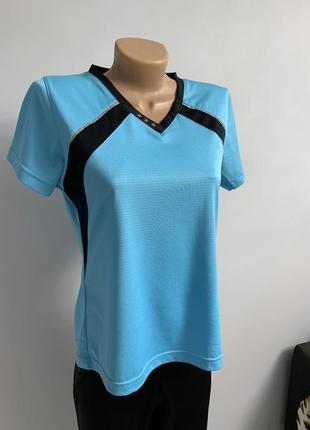 Спортивна футболка