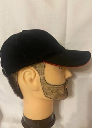 Бейсболка чорного кольору