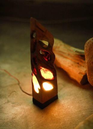 Дерев'яна скульптурна лампа з атмосферним світлом –  ручна робота3 фото