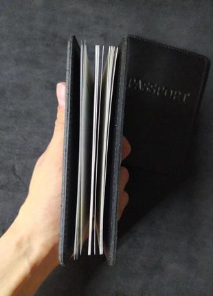 Обкладинка для паспорта з натуральної  глянцевої шкіри10 фото