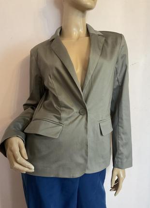 Якісний фірмовий жакет/s/ brend hallhuber