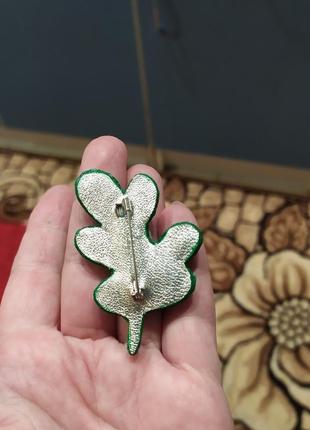 Брошь веточка омелы