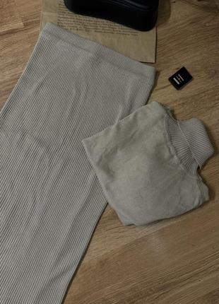 Теплый вязаный костюм, из приятного материала