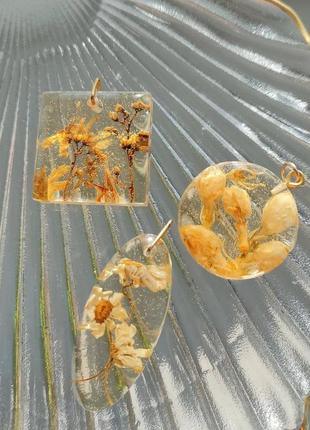 Кулони з натуральними рослинами