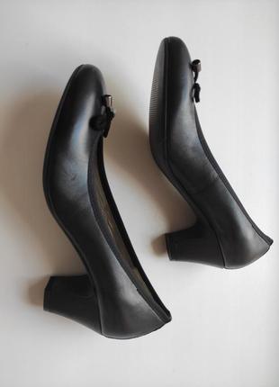 Новые туфли лодочки на широких каблуках натуральная кожа р.39/ 25,5см2 фото