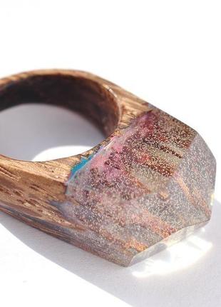 Кольцо из дерева с эпоксидной смолой и люминофором (625)2 фото