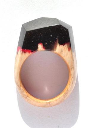 Кольцо из дерева с эпоксидной смолой и люминофором (637)1 фото