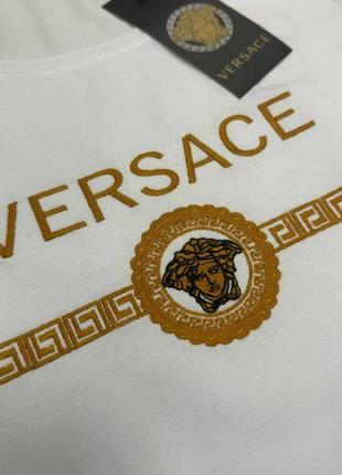 Женская футболка versace2 фото