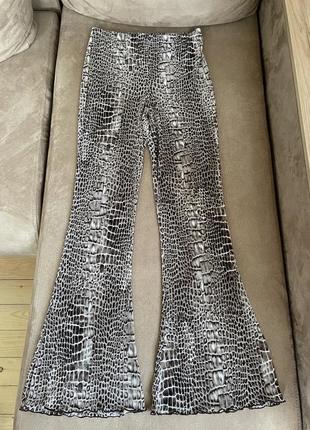 Стильні штани плісе зі зміїним принтом від topshop2 фото
