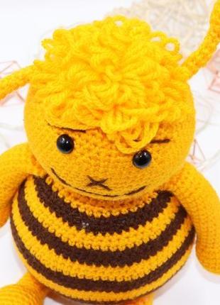 М'яка іграшка бджілка, в'язана іграшка бджілка гачком, бджола амігурумі5 фото