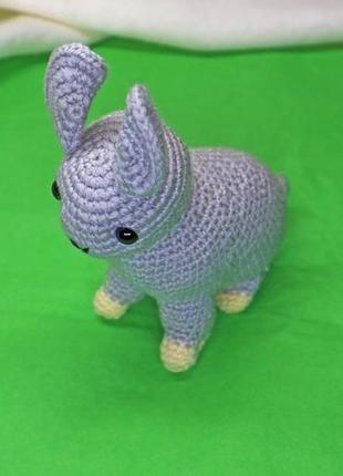 Маленьке зайченя - амігурумі, в’язана іграшка гачком, кролик ручної роботи, сірий кролик6 фото