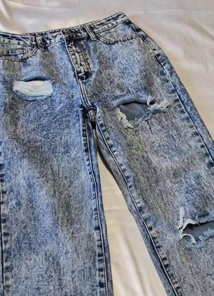 Прямые джинсы с разрезом снизу и рваностями4 фото