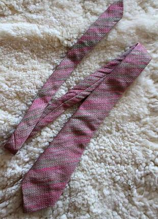 Необычный розовый галстук1 фото