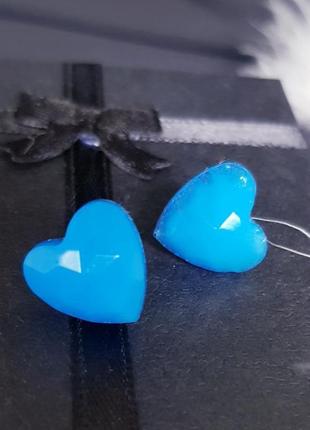 Сережки-гвоздики у вигляді сердечок з епоксидної (ювелірної) смоли1 фото