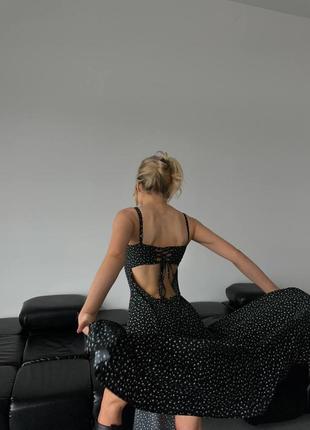 Жіноча сукня у квітковий принт з вирізами5 фото